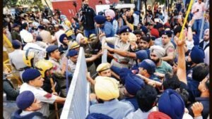 PU का Gate तोड़ने वालों के ख़िलाफ़ FIR: Police से झड़प के भी आरोप; 18 से 20 November को होने वाली Exams Cancelled