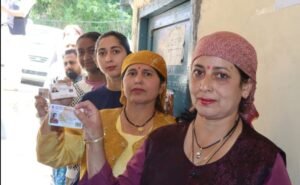 हिमाचल निकाय चुनाव लाइव अपडेट: दोपहर 1 बजे तक कुल 54 फीसदी मतदान दर्ज