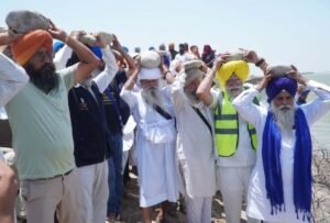 फिरोजपुर: यूनाइटेड सिख्स एनजीओ ने सतलुज नदी के किनारे सुरक्षात्मक तटबंध बनाने की पहल की
