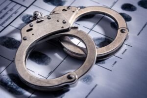 ग्रेटर नोएडा में दहेज प्रताड़ना के मामले में महिला ने छलांग लगाकर हत्या कर दी। पति-ससुर गिरफ्तार