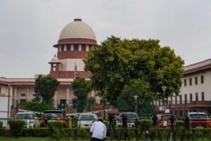 सुप्रीम कोर्ट ने पीएम के सहयोगी के रूप में पैसे ऐंठने के आरोपी को जमानत दी