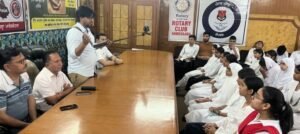 नवरस कथा कॉलेज में नौ भूमिकाएं निभाने के बाद, राजस्थान अभिनेता पूरे भारत में 999 पात्रों की तलाश में हैं
