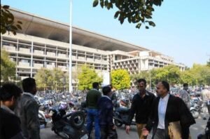 चंडीगढ़ में मंत्रियों के आवास के बाहर हाईकोर्ट संरक्षित ग्रीनबेल्ट को लेकर मचा विवाद