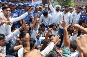 नीट पेपर लीक: डॉक्टर, कोचिंग सेंटर टीचर समेत 2 नई गिरफ्तारियां