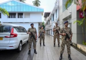 केरल के पूर्व मुख्यमंत्री पिनाराई विजयन के आवास पर ईडी ने सीएमआरएल मनी लॉन्ड्रिंग मामले में छापा मारा है।