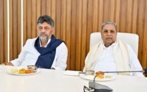 कर्नाटक में सत्ता को लेकर खींचतान : सिद्धारमैया ने दिया मुख्यमंत्री पद से इस्तीफा, शिवकुमार के लिए बनाया रास्ता
