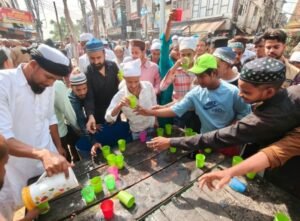 ईद-अल-अधा पर भक्तों का कहना है कि किसी को अपनी सबसे कीमती संपत्ति का त्याग करने के लिए तैयार रहना चाहिए