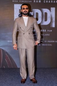 नई फिल्म ‘पेड्डी’ में क्रॉसओवर एथलीट का किरदार निभाने पर नजर आएंगे राम चरण