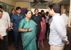 रोहिणी सब-रजिस्ट्रार कार्यालयों की खराब स्थिति पर रेखा ने अधिकारियों की खिंचाई