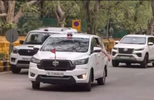 प्रधानमंत्री मोदी ने सहयोगियों से समझदारी से खर्च करने को कहा, काफिले का आकार छोटा किया