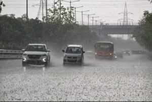 IMD ने कहा, हीटवेव कम हुई; बारिश से कई राज्यों में ठंडा, उत्तराखंड में मचा हड़कंप
