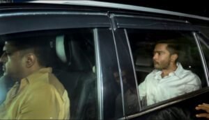 टीएमसी नेता अभिषेक बनर्जी के कोलकाता स्थित आवास पर पुलिस ने 4 घंटे से अधिक समय तक छापा मारा