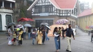 हिमाचल में 15 जून को भी जारी रहेगी भारी बारिश, 7 जिलों के लिए येलो अलर्ट