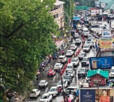 शिमला में 1.5 महीने में 11 लाख से अधिक वाहनों के प्रवेश से भारी ट्रैफिक जाम