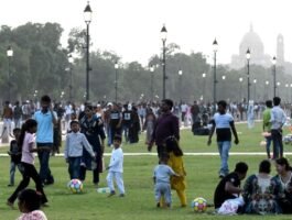 दिल्ली को गर्मी से मिली राहत, मौसम विभाग ने आंधी-तूफान और आकाशीय बिजली के लिए रेड अलर्ट जारी किया