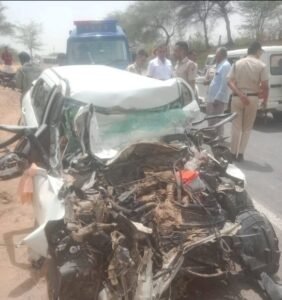 मुकाम धाम से लौट रहे समय डम्पर से टकराई कार, फतेहाबाद परिवार के 6 लोगों की मौत