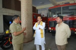 दिल्ली के मंत्री सूद ने नारायण फायर स्टेशन का किया मुआयना