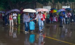 हिमाचल में भारी बारिश, ओलावृष्टि की संभावना 5 जिलों के लिए ऑरेंज अलर्ट