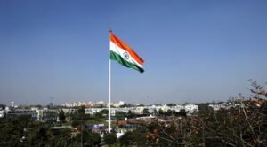₹104 करोड़, धुलाई और बदलना: दिल्ली को 500 तिरंगे फहराते रहने के लिए क्या करना पड़ता है