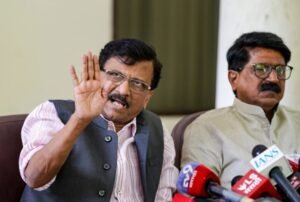मंत्री पद के लिए बागी सांसदों के बीच असहमति, जो बचे हैं उन्हें 25 करोड़ रुपये और मिलेंगे: राउत