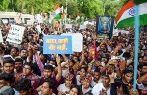 दिल्ली में कॉकरोच जनता पार्टी का दूसरा प्रदर्शन: 270 बॉडी कैमरे, समर्थकों को प्लेट और चम्मच लाने को कहा