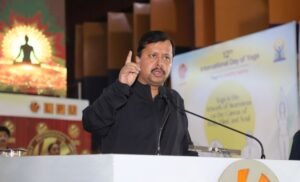 लवली प्रोफेशनल यूनिवर्सिटी में योग दिवस के दौरान युवाओं से बोले नितिन नबीन