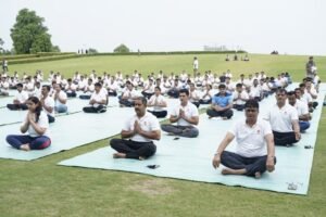दिल्ली पुलिस, सीआईएसएफ ने राजघाट पर मनाया अंतरराष्ट्रीय योग दिवस