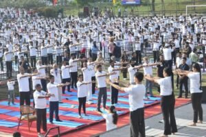 चंडीगढ़ ने उत्साहपूर्ण भागीदारी के साथ 12वां अंतर्राष्ट्रीय योग दिवस मनाया