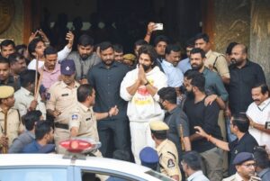 ‘पुष्पा 2’ भगदड़ मामले में कोर्ट में पेश हुए अल्लू अर्जुन, मामला 6 जुलाई तक