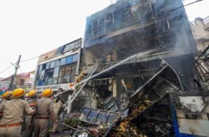 लखनऊ अग्निकांड में मौत के साथ कोलकाता की महिला ने आखिरी कॉल को याद किया