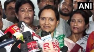 वीके पांडियन की पत्नी सुजाता राउत नवीन के बीजू जनता दल में शामिल