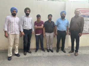 पंजाब विरामण बैंक की आर्थिक अपराध शाखा ने सहायक रजिस्ट्रार को 1 लाख रुपये की रिश्वत लेते हुए गिरफ्तार किया