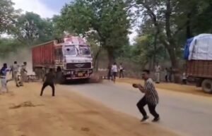 छत्तीसगढ़ में 60 किलोमीटर का पीछा करते हुए ट्रक चालक ने 11 साल के बच्चे की की मौत, 2 घंटे की कड़ी चपेट में