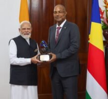 सेशेल्स ने पीएम मोदी को ‘गार्जियन ऑफ द ब्लू होराइजन’ का खिताब दिया