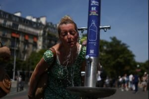 फ्रांस में रिकॉर्ड तोड़ लू के दौरान 1,000 से अधिक मौतें दर्ज की गईं