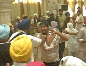 मोहाली के गुरुद्वारे में आपत्तिजनक वीडियो से मचा हड़कंप, 1 घायल