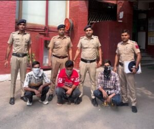 चंडीगढ़ पुलिस ने 24 घंटे में अंधाधुंध लूट कांड का पर्दाफाश, 3 ‘अनुभवी’ अपराधी गिरफ्तार
