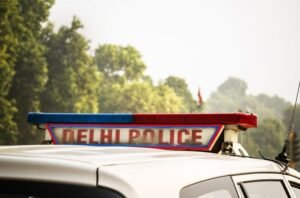 दिल्ली बिजमान की पत्नी और गोगी गैंग का सदस्य जबरन वसूली के आरोप में गिरफ्तार