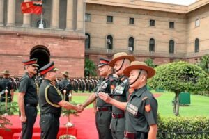 ‘भविष्य में युद्ध और अधिक एकीकृत, रंगमंच-उन्मुख होंगे’: निवर्तमान सेना प्रमुख जनरल द्विवेदी