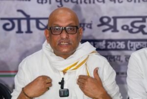 उत्तर प्रदेश कांग्रेस अध्यक्ष अजय राय ने कहा कि वह अयोध्या में नजरबंद हैं।