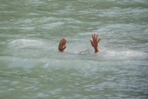 यूपी के हमीरपुर में तालाब में डूबने से 3 भाइयों की मौत