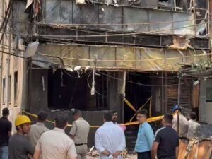 मालवीय नगर के होटल में आग लगने से मरने वालों की संख्या 22 तक पहुंची प्रबंधक के लिए शिकार करें