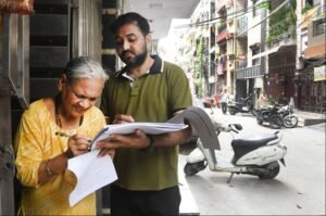 दिल्ली में डोर-टू-डोर वोटरों का सत्यापन शुरू