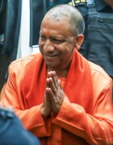 हनुमानगढ़ी मंदिर में नमाज पढ़ने की अनुमति दी सपा, ‘पाप’ के लिए माफी मांगनी चाहिए: आदित्यनाथ