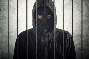 वीडियो कॉल पर जेल में बंद गैंगस्टर, सहयोगी ने लुधियाना के पिता और युवक की पिटाई की