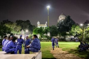दिल्ली गुरुद्वारे के बाहर आरएएफ ने खचाखच भरे हॉल में ‘सतलुज’ का प्रदर्शन किया