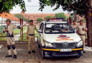 दिल्ली के लाल किले पर बम से मिली धमकी, फर्जी साबित हुआ