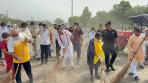 बीजेपी के प्रदेश अध्यक्ष गुप्ता ने पार्टी में दरार को किया खारिज, पीएम मोदी के दौरे से पहले शुरू किया स्वच्छता अभियान