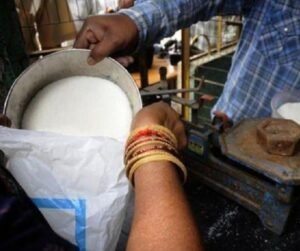 दिल्ली ने प्राथमिकता वाले घरेलू राशन कार्ड की आय सीमा को दोगुना कर 2.5 लाख रुपये किया