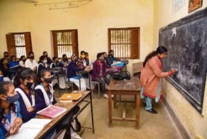 वेतन में देरी को लेकर कपूरथला और होशियारपुर के स्कूल प्रमुखों के बीच विवाद